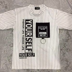 [BRAND NEW] Oversized White and Black Striped Streetwear Shirt!
